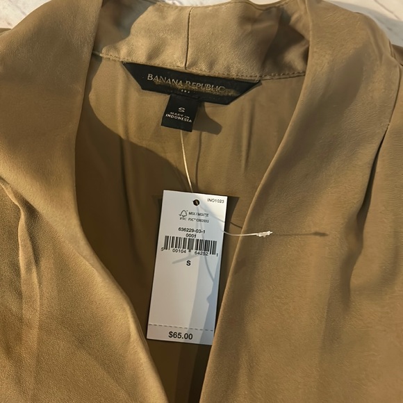 NWT whiskey colored Banana Republic V-neck blouse - Picture 4 of 6